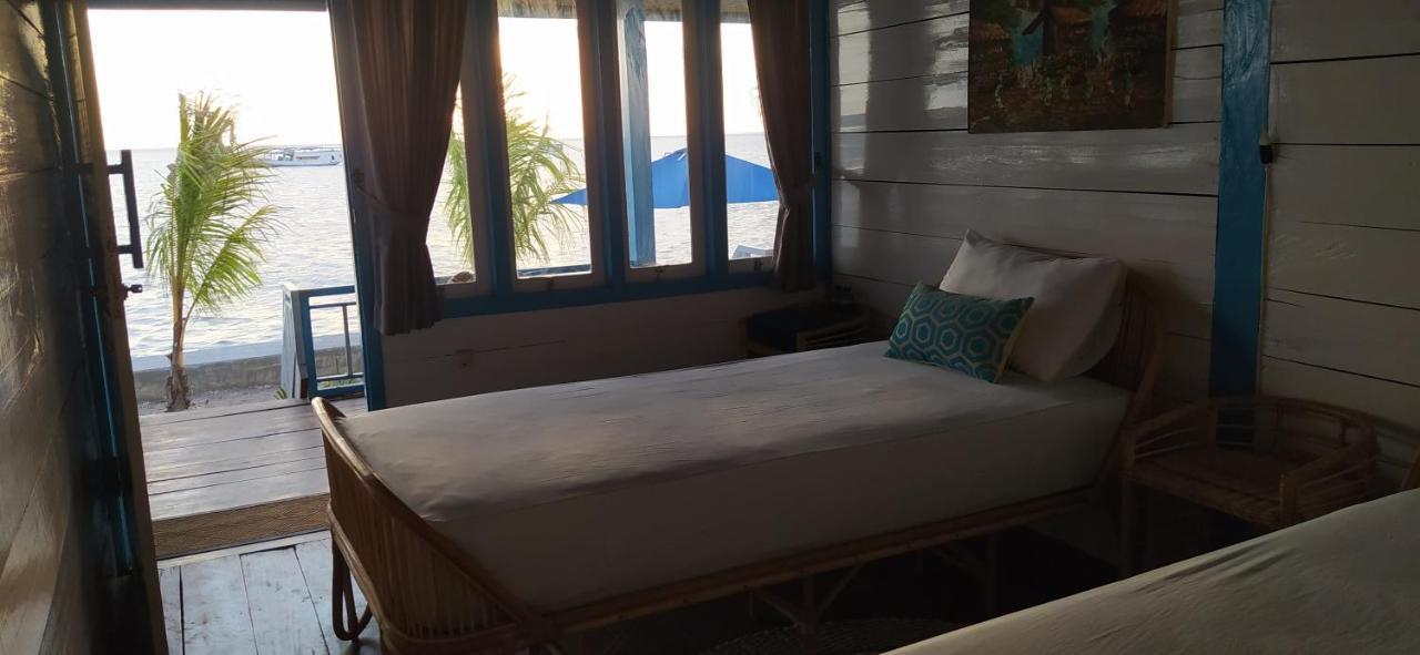 Moyo Island Resort Luaran gambar