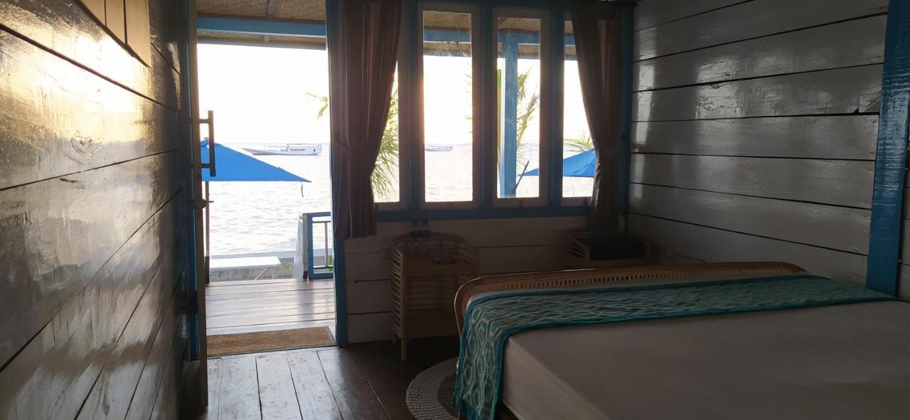 Moyo Island Resort Luaran gambar