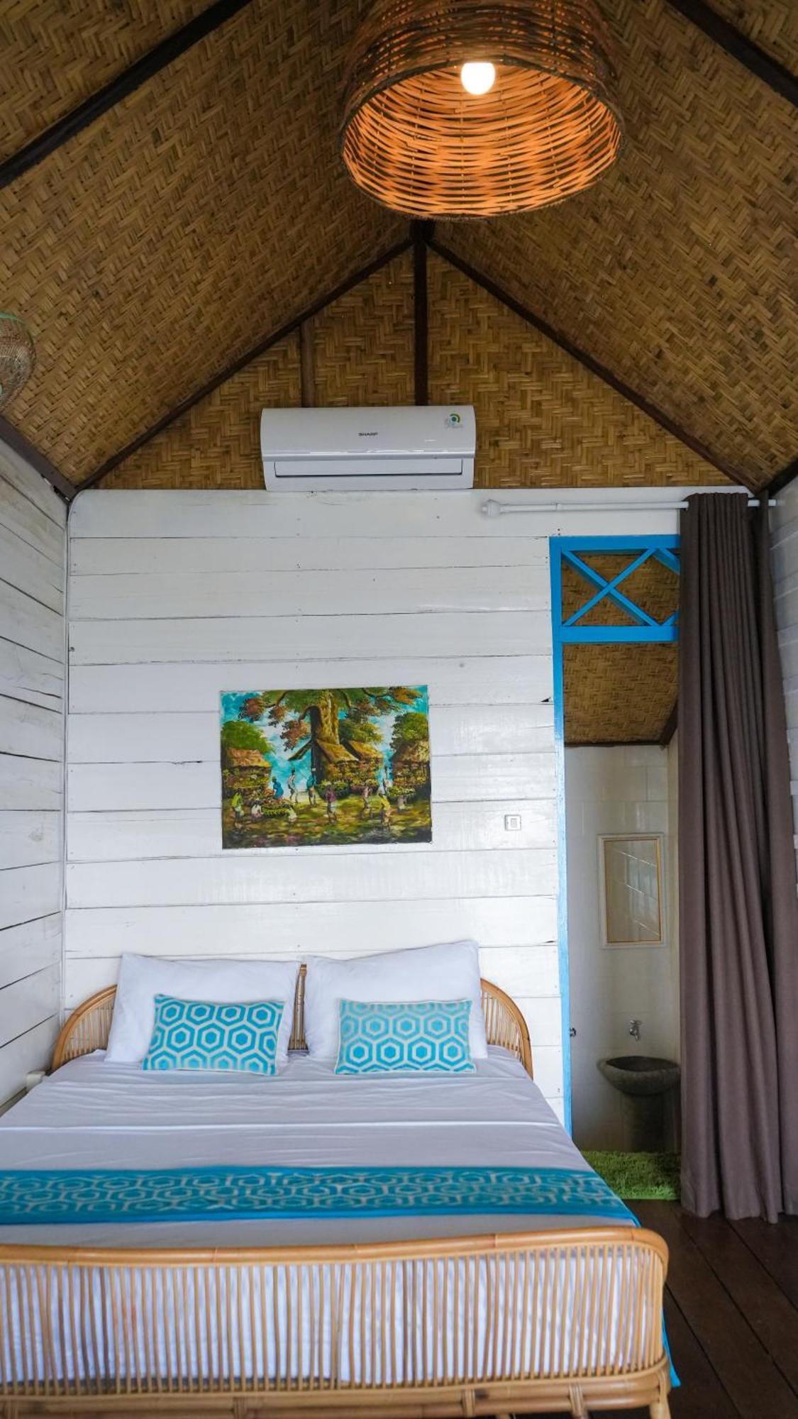 Moyo Island Resort Bilik gambar